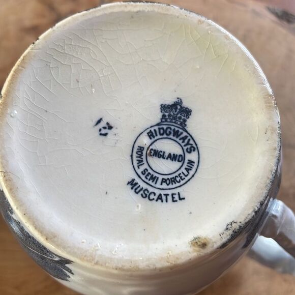 Ridgway England Royal Semi Porcelain Muscatel Mug - Picture 6 of 8